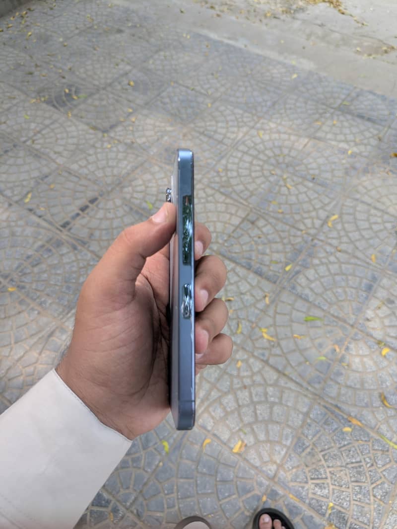 Apple iPhone 13 Pro 2