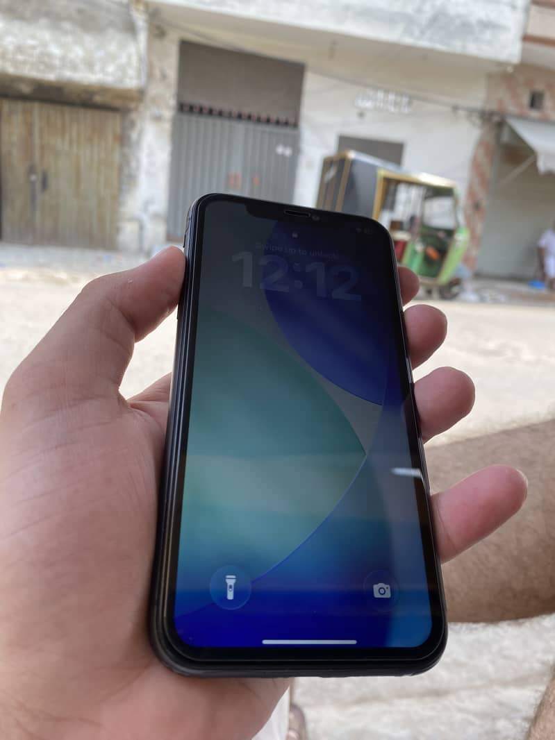 Apple iPhone 11 3