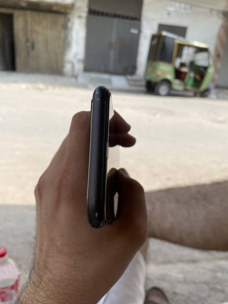 Apple iPhone 11 5