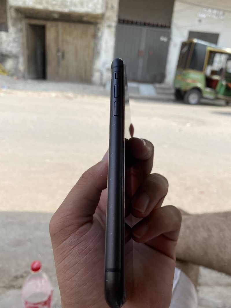 Apple iPhone 11 6