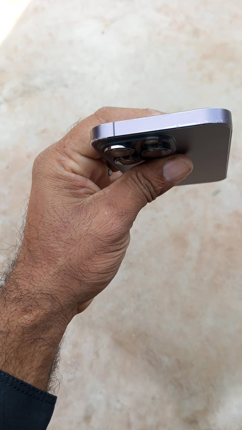 Apple iPhone 14 Pro 0