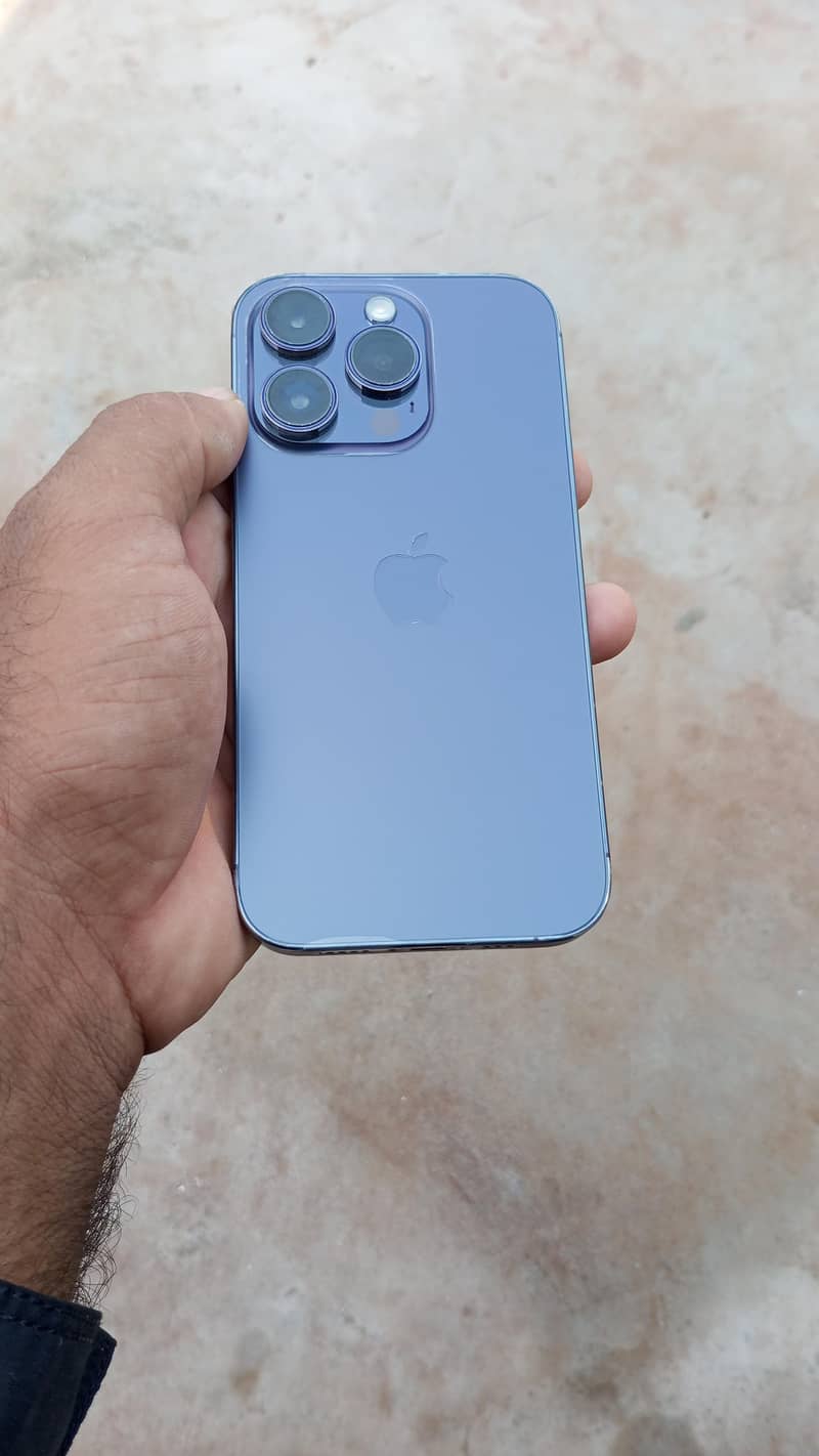Apple iPhone 14 Pro 1
