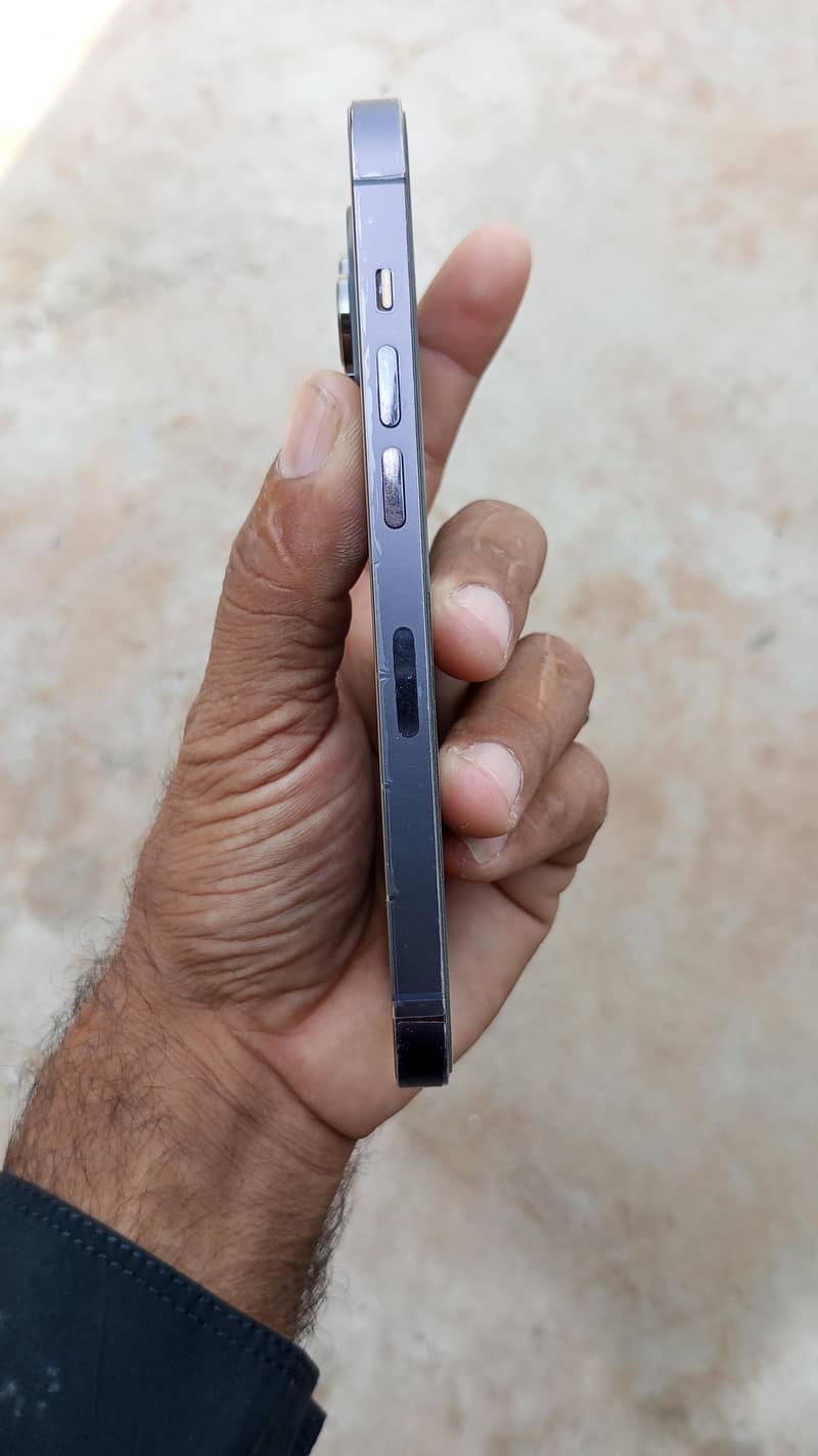 Apple iPhone 14 Pro 2