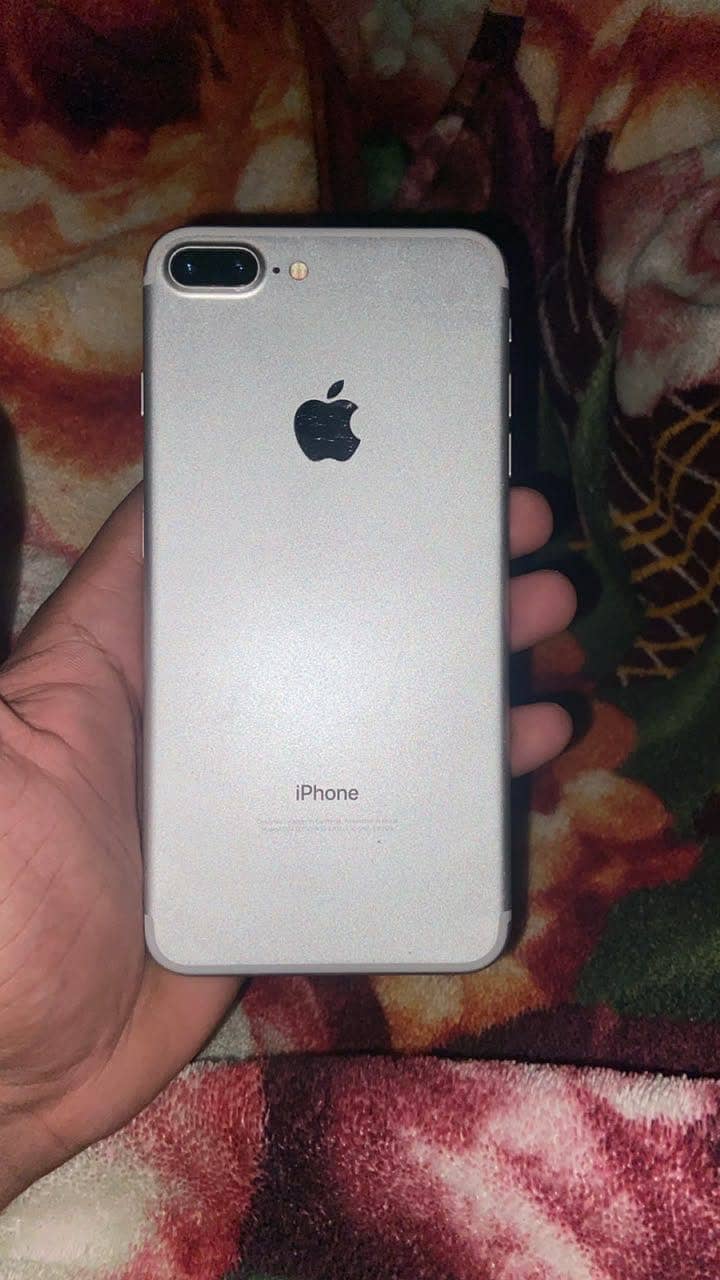 Apple iPhone 7 Plus 1