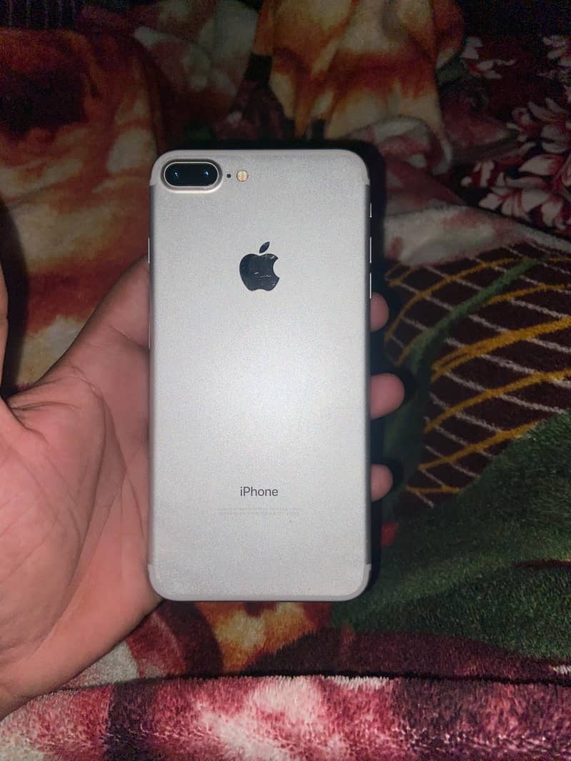 Apple iPhone 7 Plus 3
