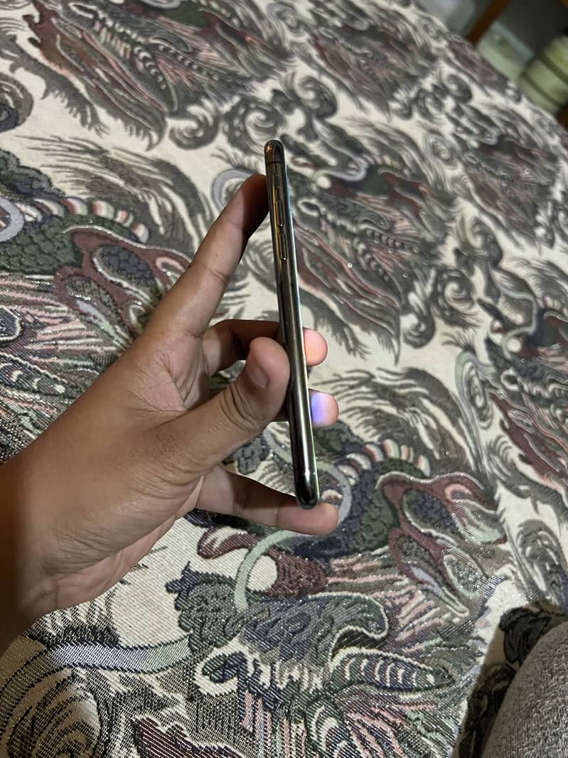 Apple iPhone X 0