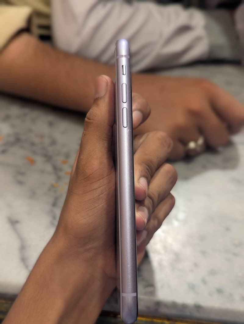 Apple iPhone 11 5