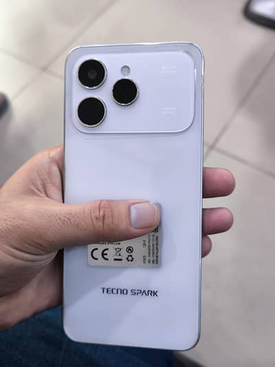 Tecno Spark 40 6/128 wight