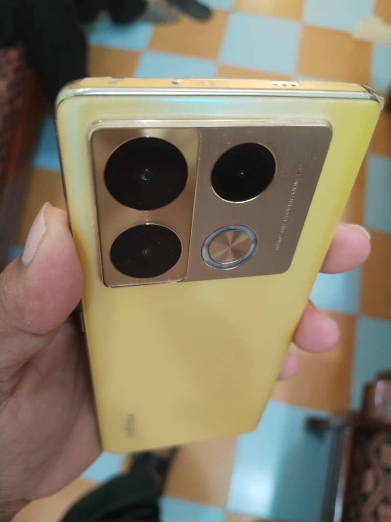 Infinix Note 40 Pro 0