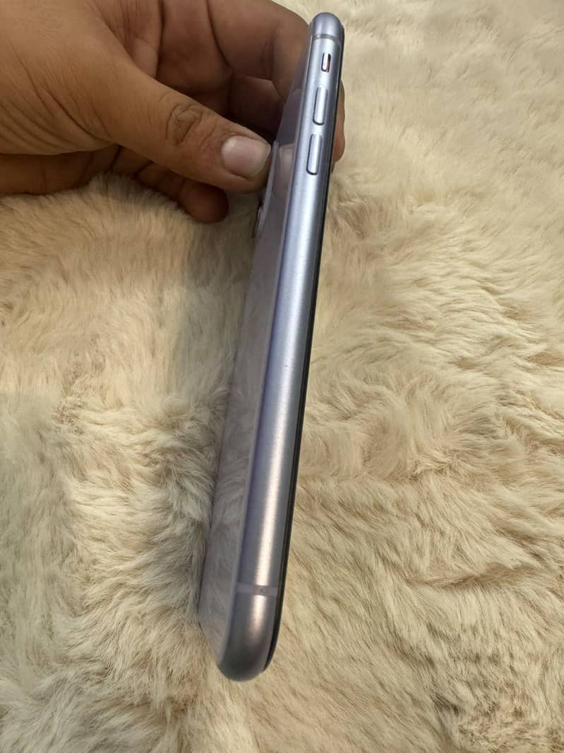 Apple iPhone 11 7