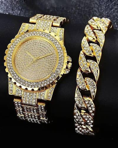 unique watches pairs with unique packaging with stylish.