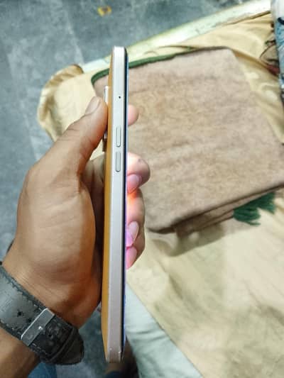 OPPO F21 Pro