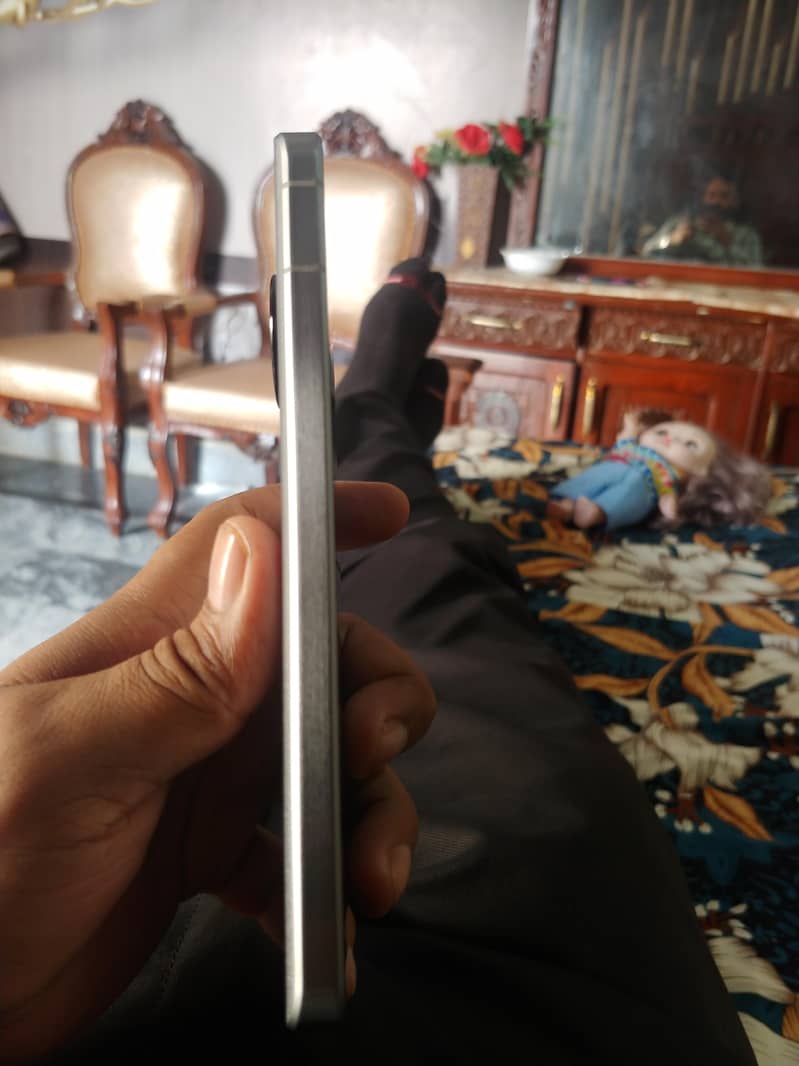 Sharp Aquos Sense7 plus 1