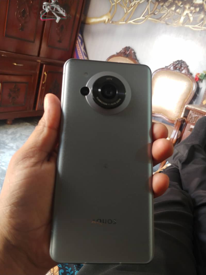 Sharp Aquos Sense7 plus 2