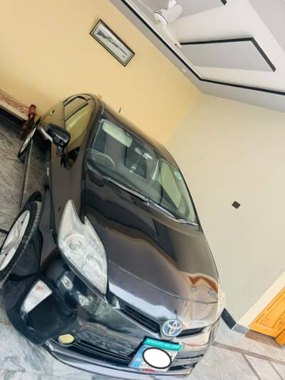 Toyota Prius S Touring Selection 1.8 2017 Model