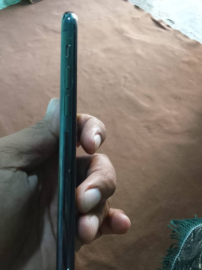 Apple iPhone 11 Pro 8