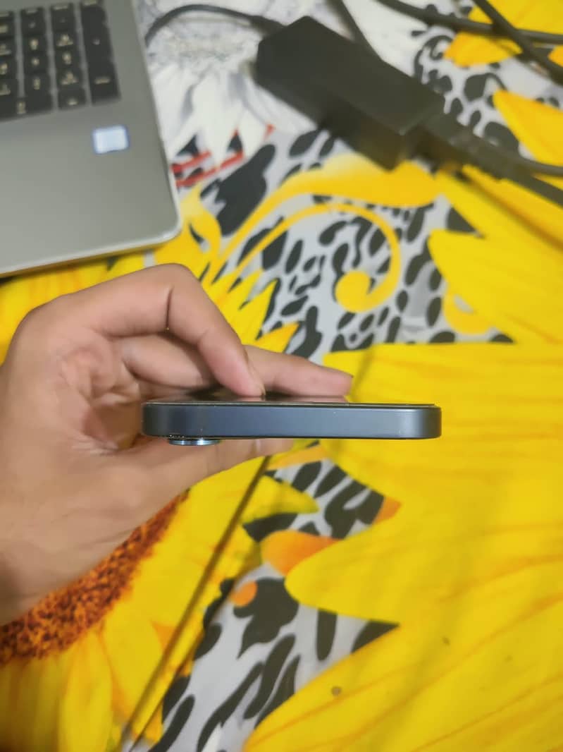 Apple iPhone 12 1