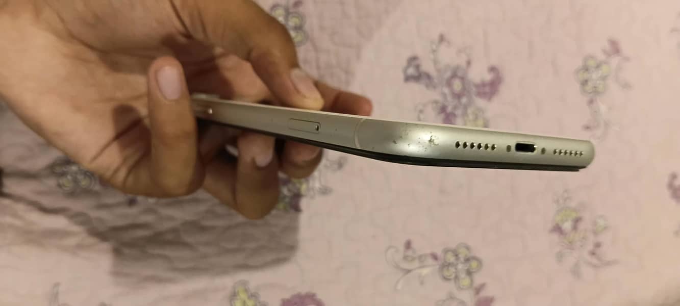 Apple iPhone XR 4