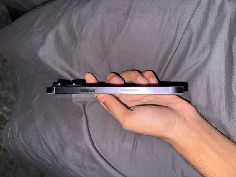 Apple iPhone 14 Pro Max 0