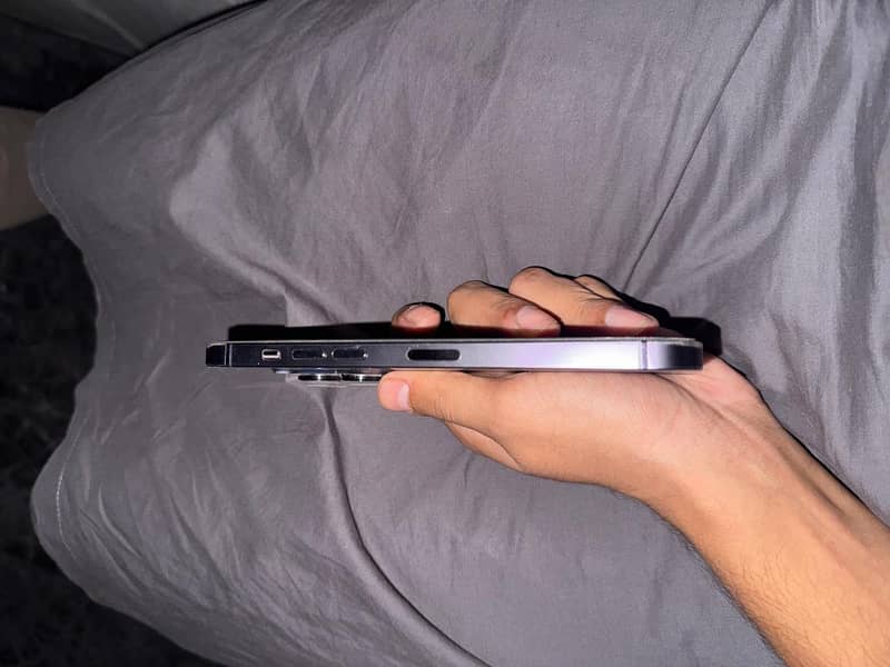 Apple iPhone 14 Pro Max 4