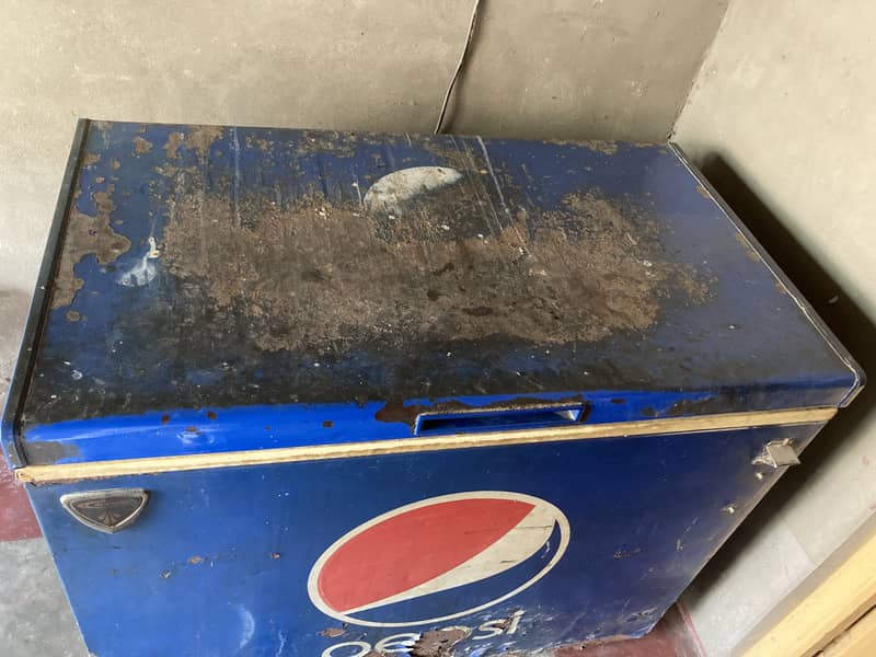 Pepsi Freezer 1