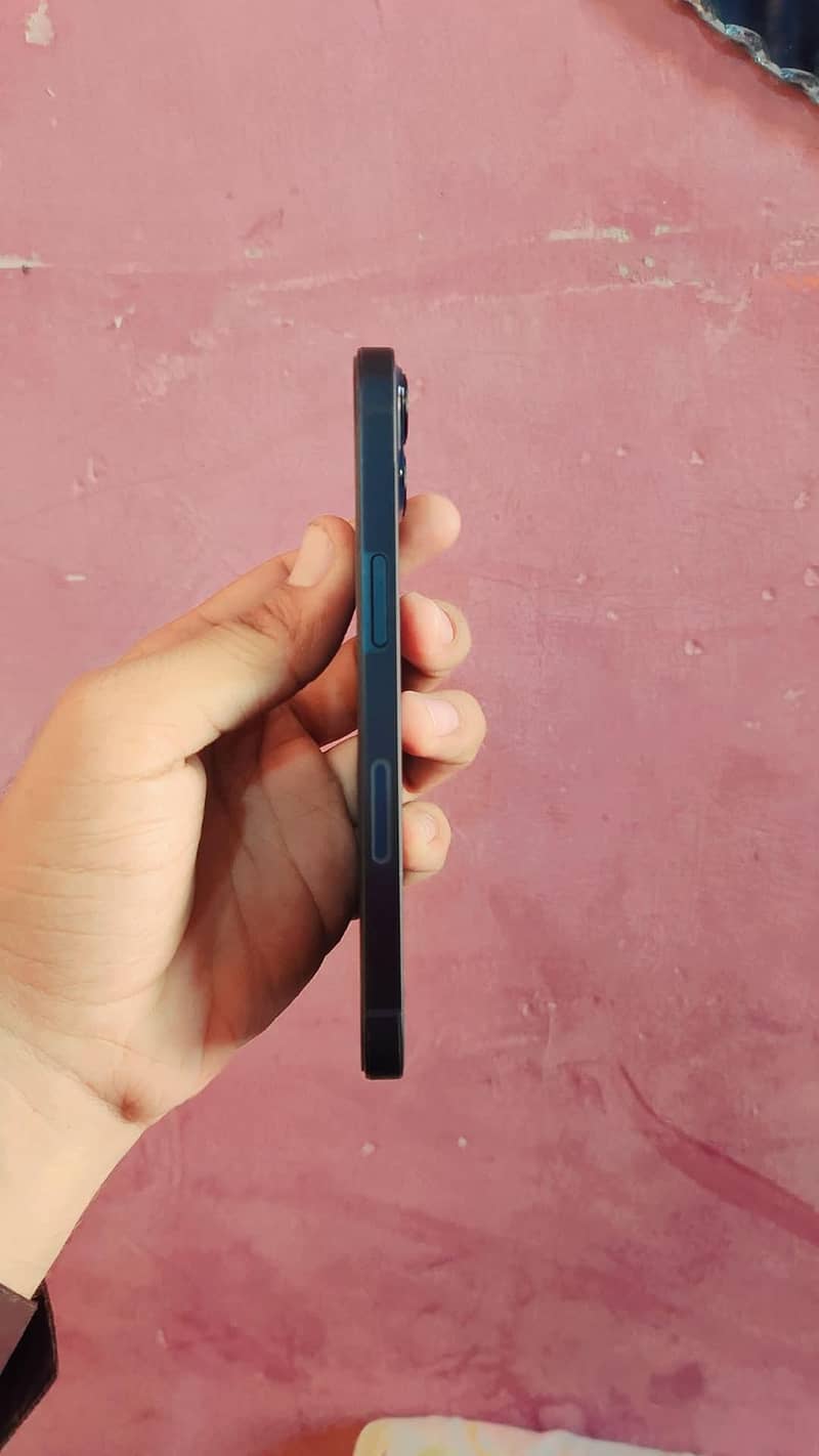 Apple iPhone 13 1