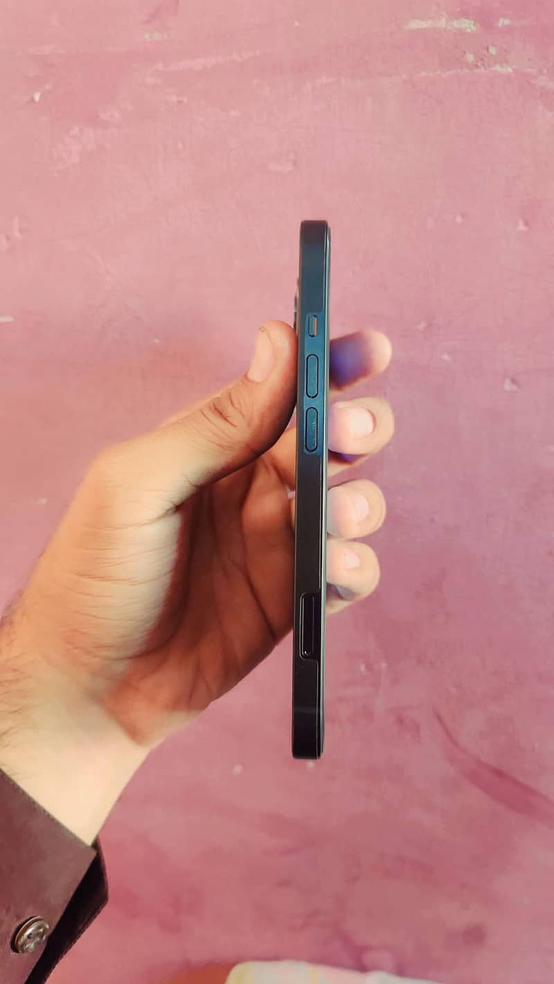 Apple iPhone 13 3