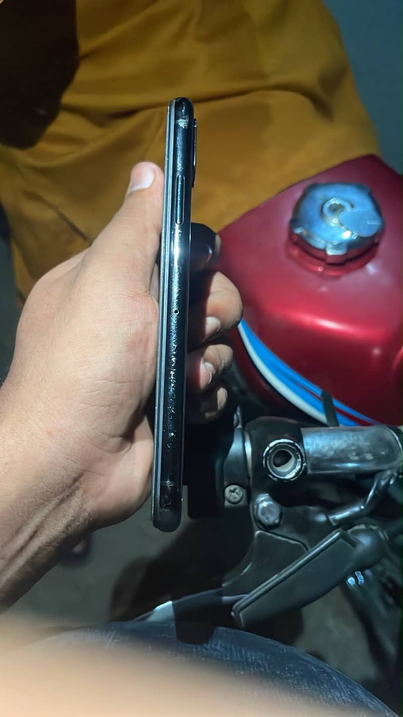 Apple iPhone X 3