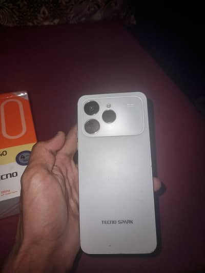 Tecno spark40