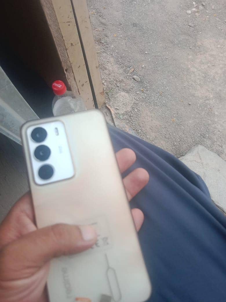 Realme C71 1
