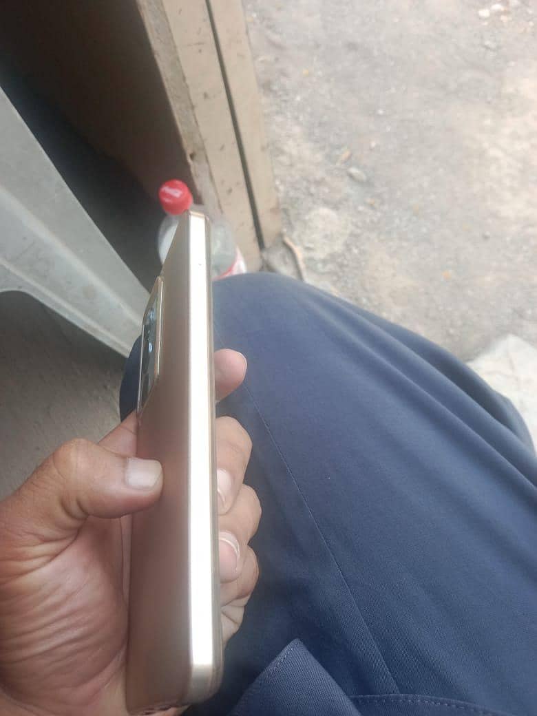 Realme C71 3