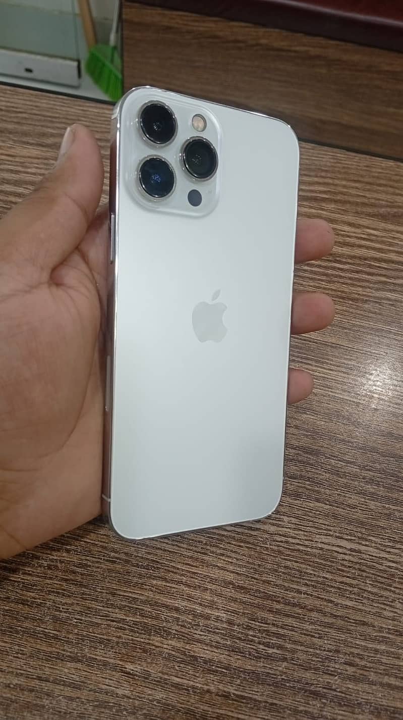 Apple iPhone 13 Pro Max 3