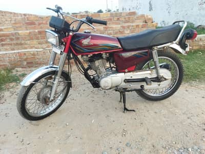 Honda 125 model 2018 Lahore registered all documents complete