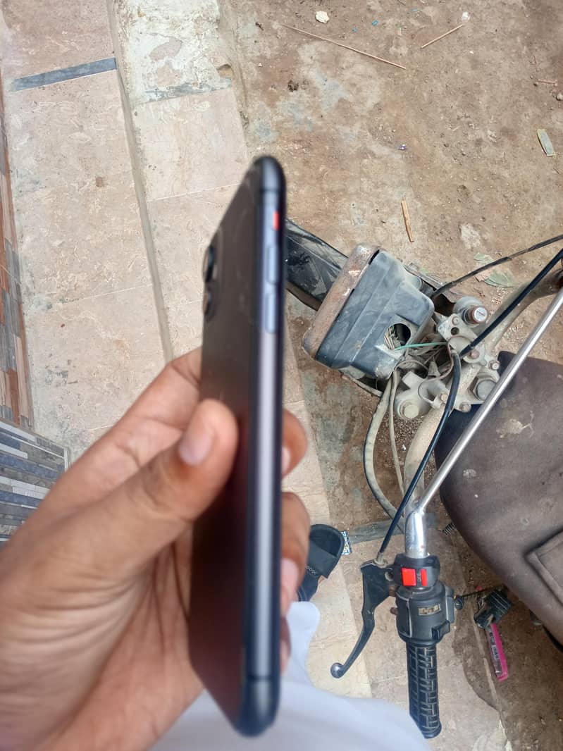 Apple iPhone 11 2