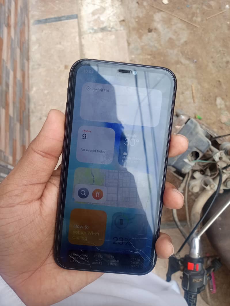 Apple iPhone 11 4