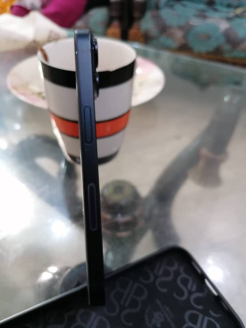 Apple iPhone 14 4
