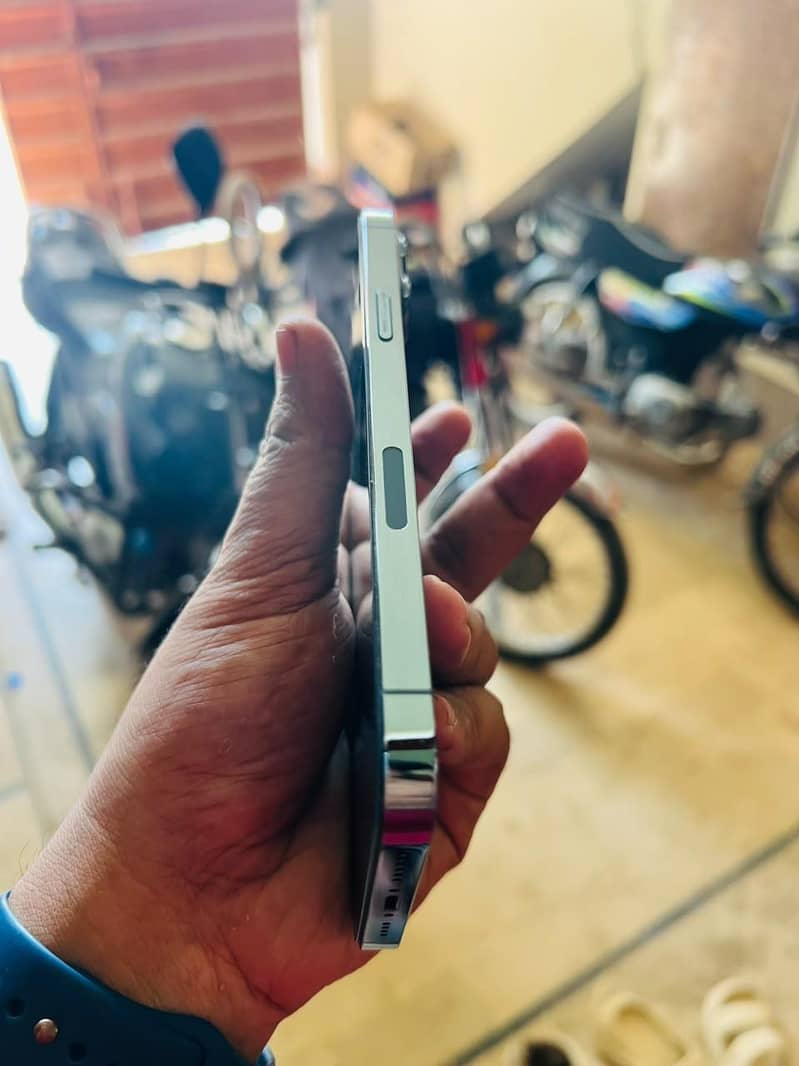 Iphone 13 PRO. Max 3