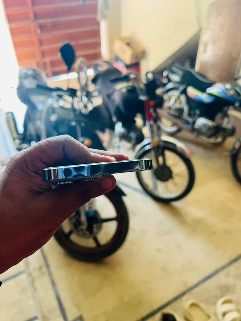 Iphone 13 PRO. Max 4