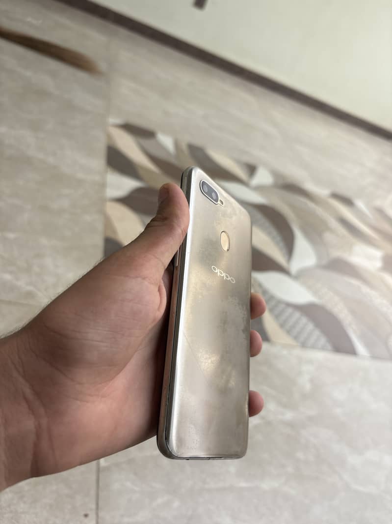 OPPO A7 1