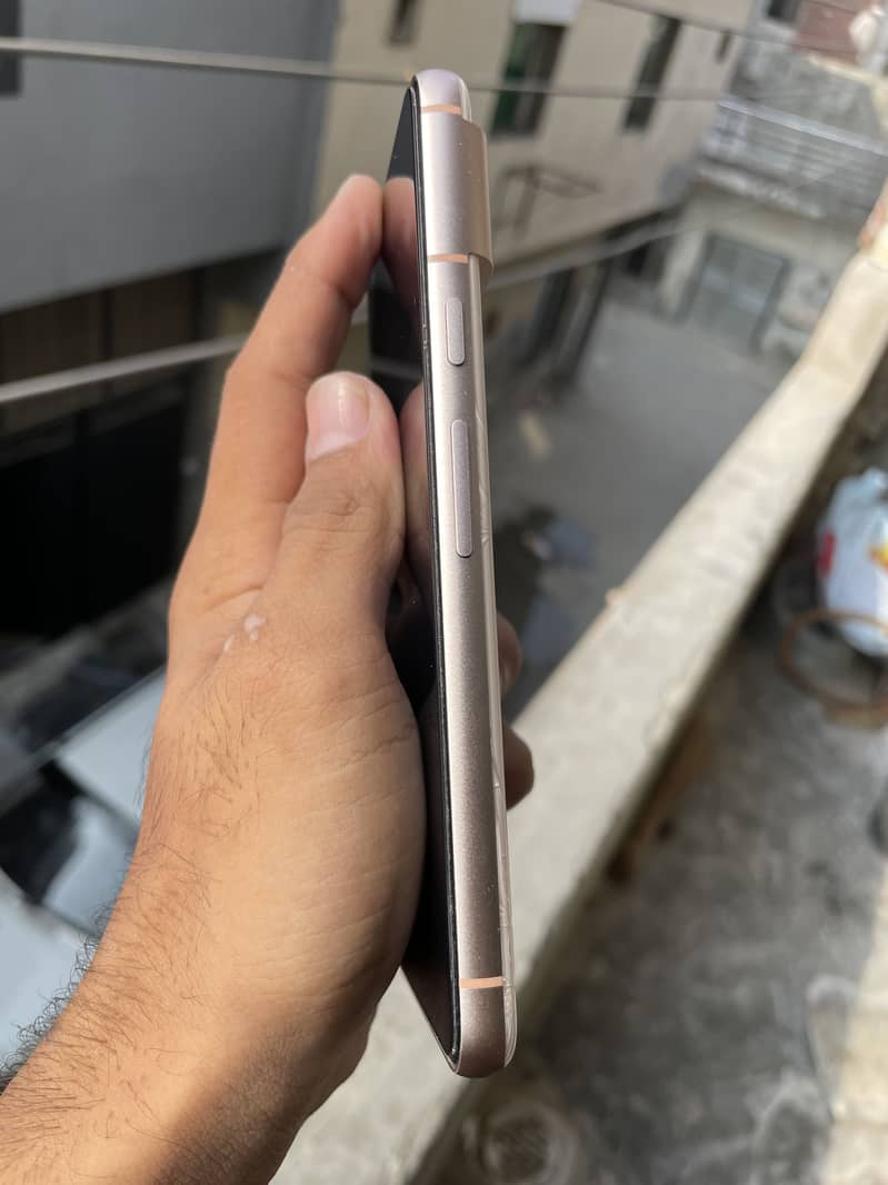 Google Pixel 8 6