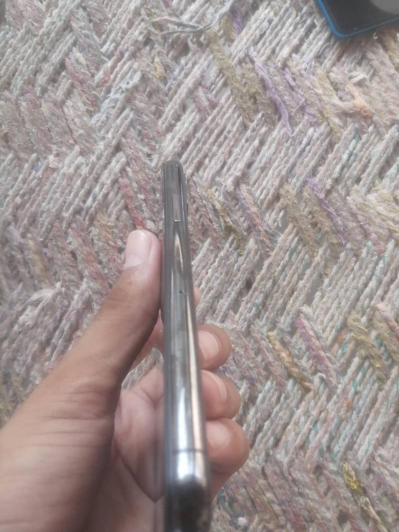 Apple iPhone 11 Pro 1