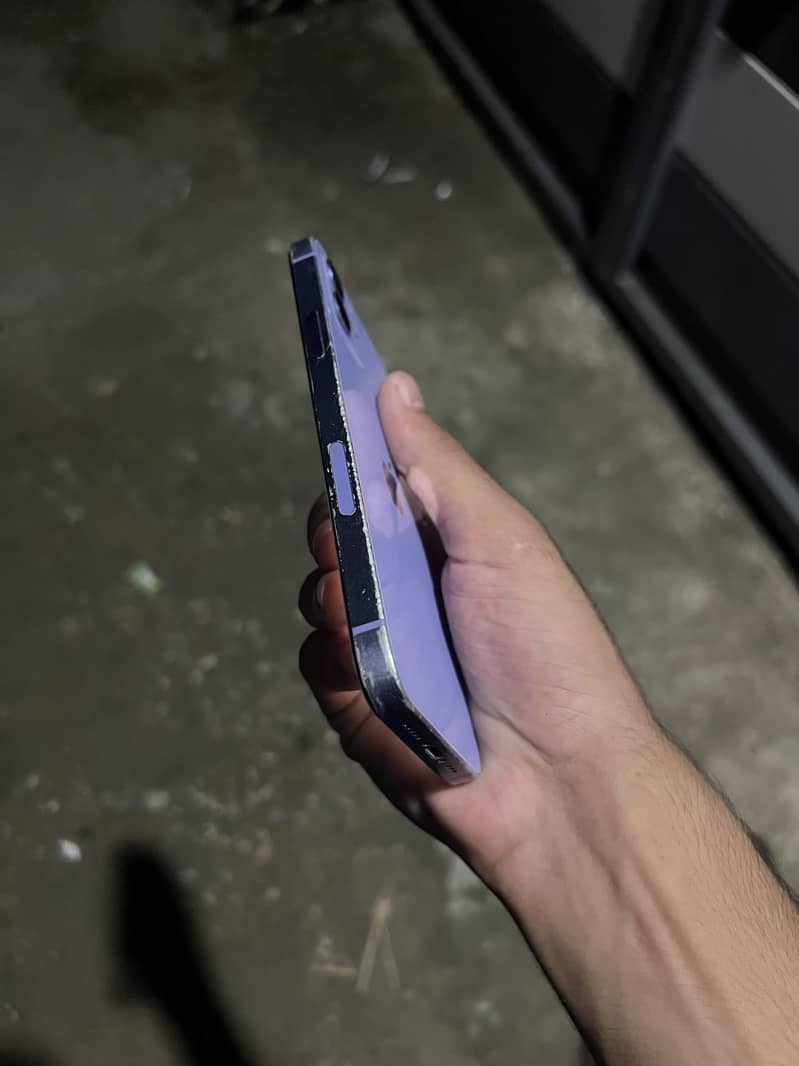 Apple iPhone 12 3