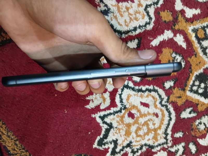 Google Pixel 8 5