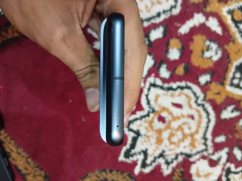 Google Pixel 8 6