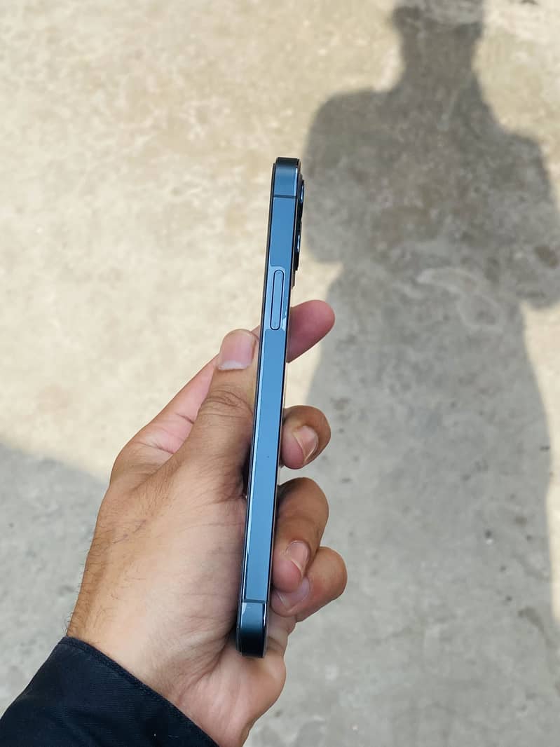 Apple iPhone 12 Pro 4