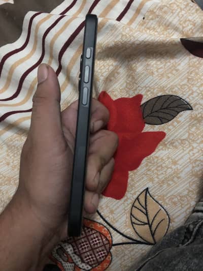 Apple iPhone 16