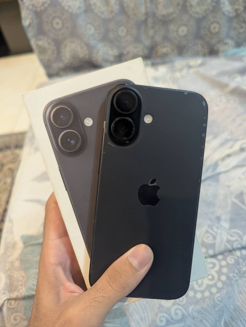 Apple iPhone 16 0