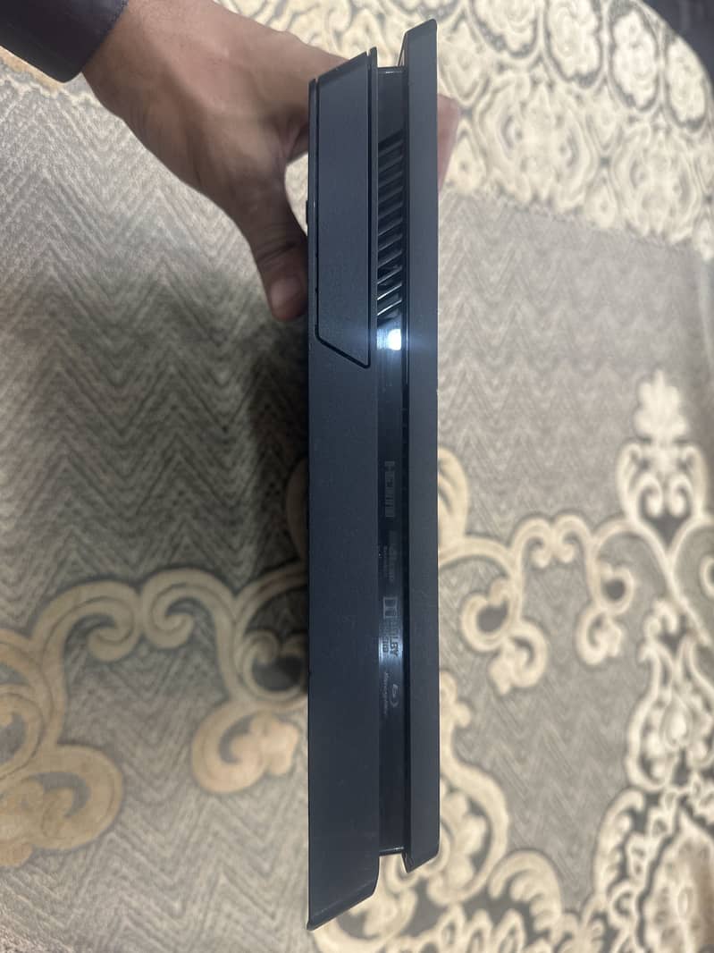 PS4 slim 2