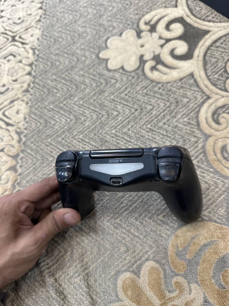 PS4 slim 7