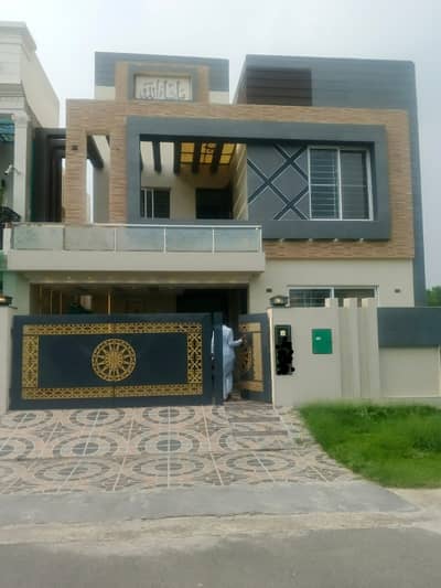 House In J Block Near Gate 5